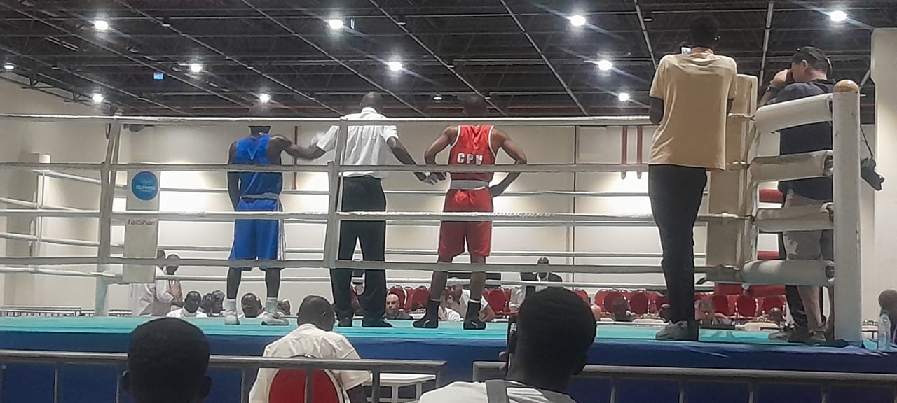 Kanu knocks out Monterio in the Africa Zonal Boxing championship to reach the semi-final stage